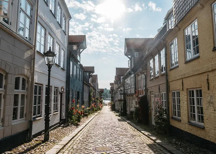 Grosses Apartment Mit 2 Balkonen Zentral Am Nordertor
